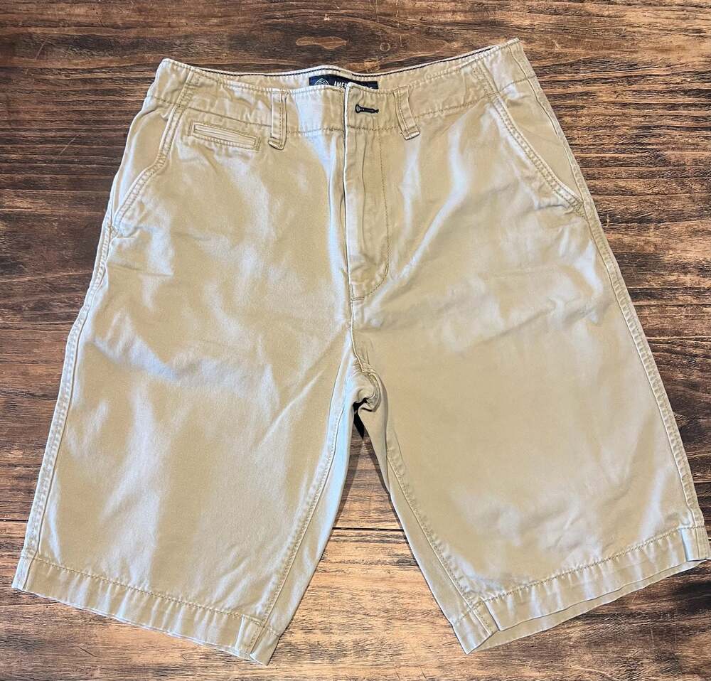 American Eagle Outfitters Khaki Chino Shorts Men's Size 32